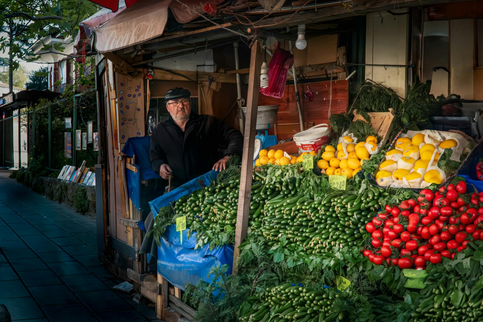 Marché paysan dimanche matin sur la place
